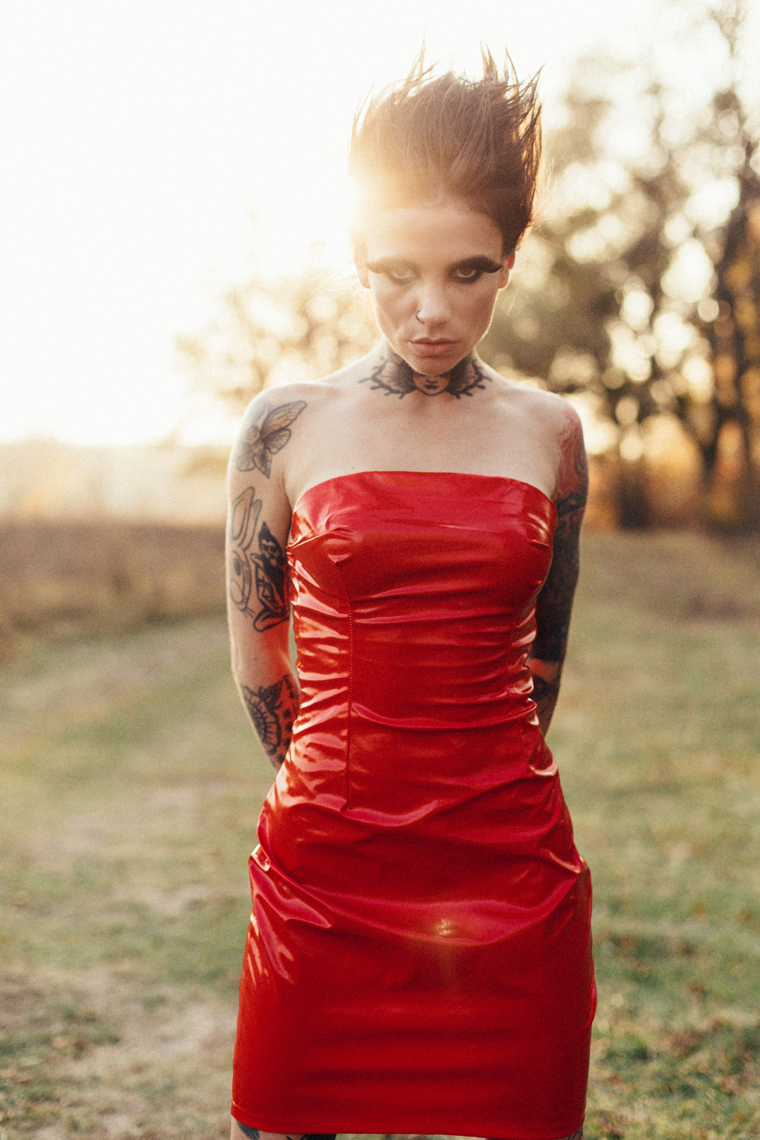 Красное платье 1